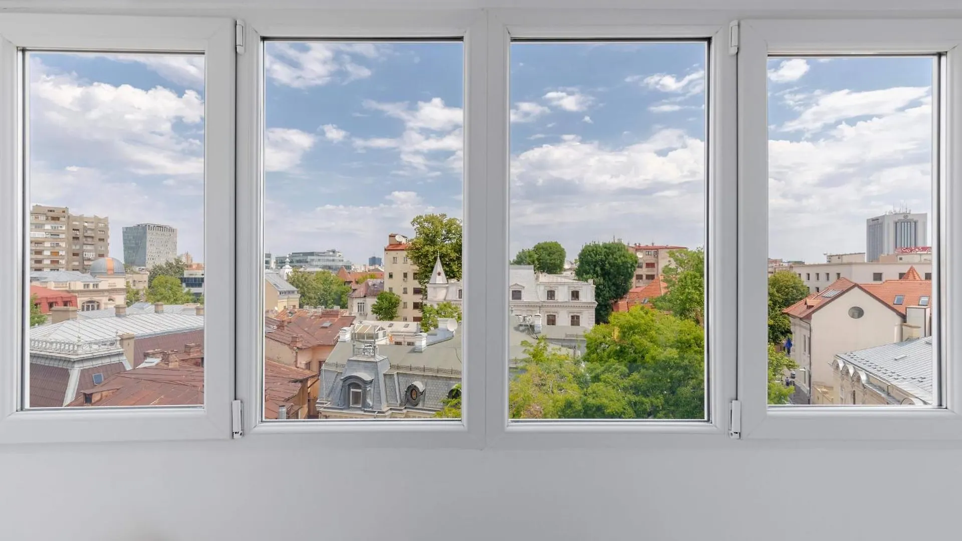 Holt - Modern Suites On Historic Calea Victoriei Bucharest Romania