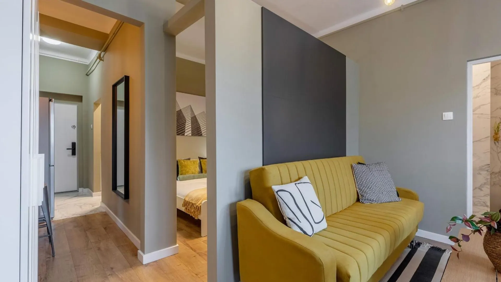 Apartment Holt - Modern Suites On Historic Calea Victoriei Bucharest
