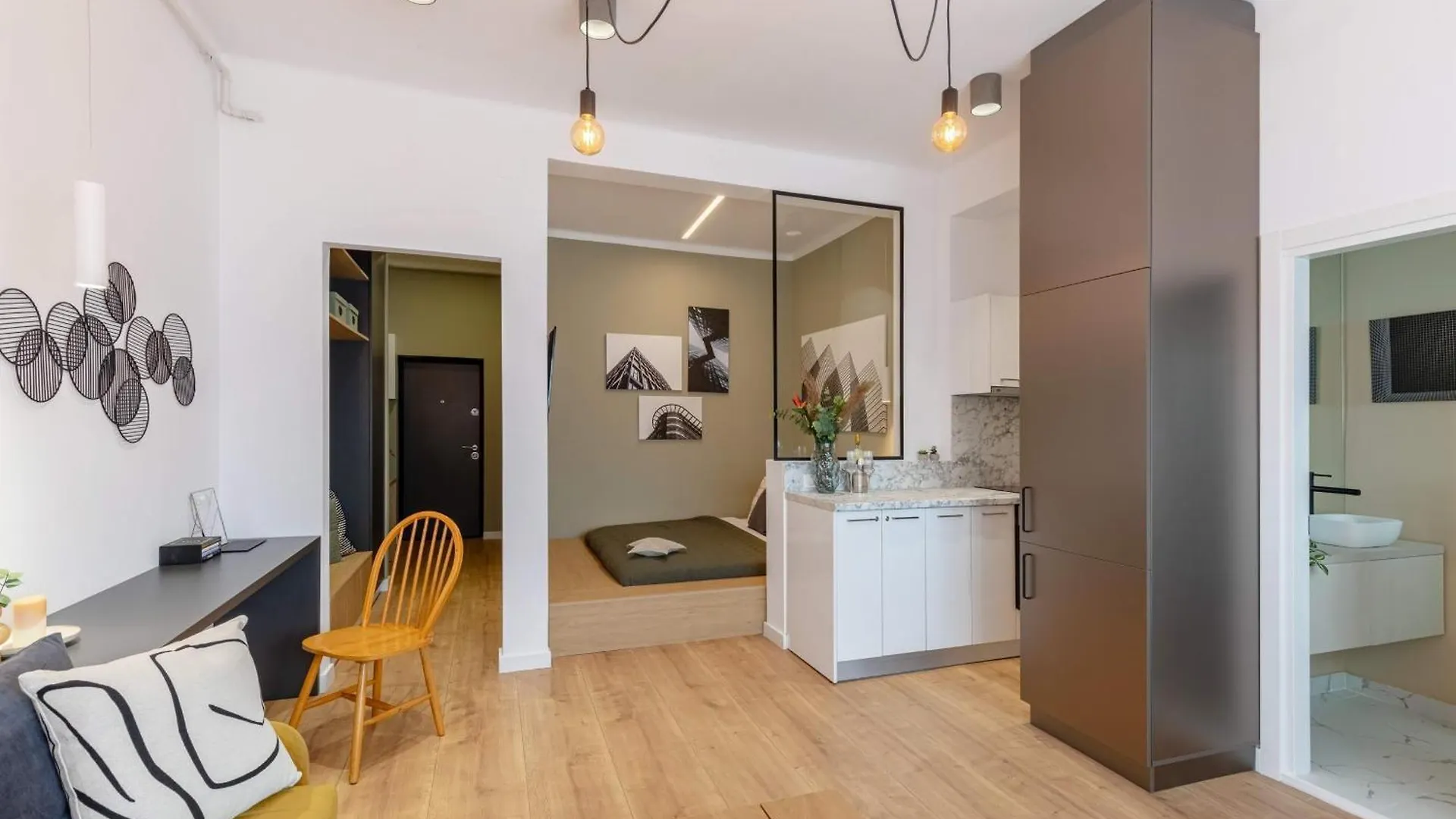 Holt - Modern Suites On Historic Calea Victoriei Bucharest