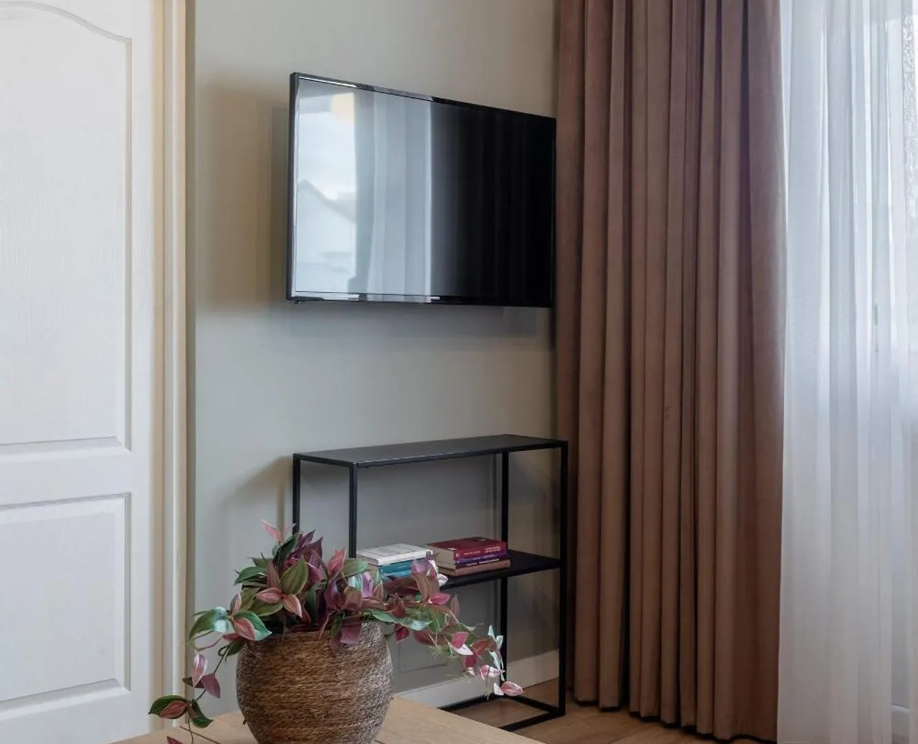 Apartment Holt - Modern Suites On Historic Calea Victoriei Bucharest