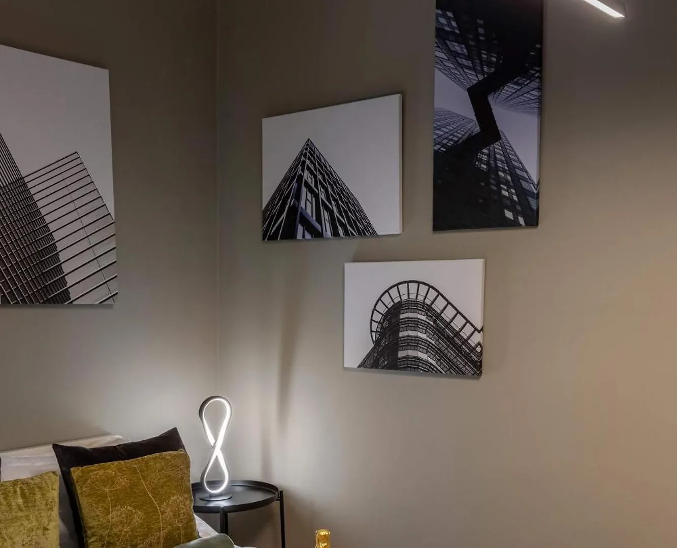 Apartment Holt - Modern Suites On Historic Calea Victoriei Bucharest