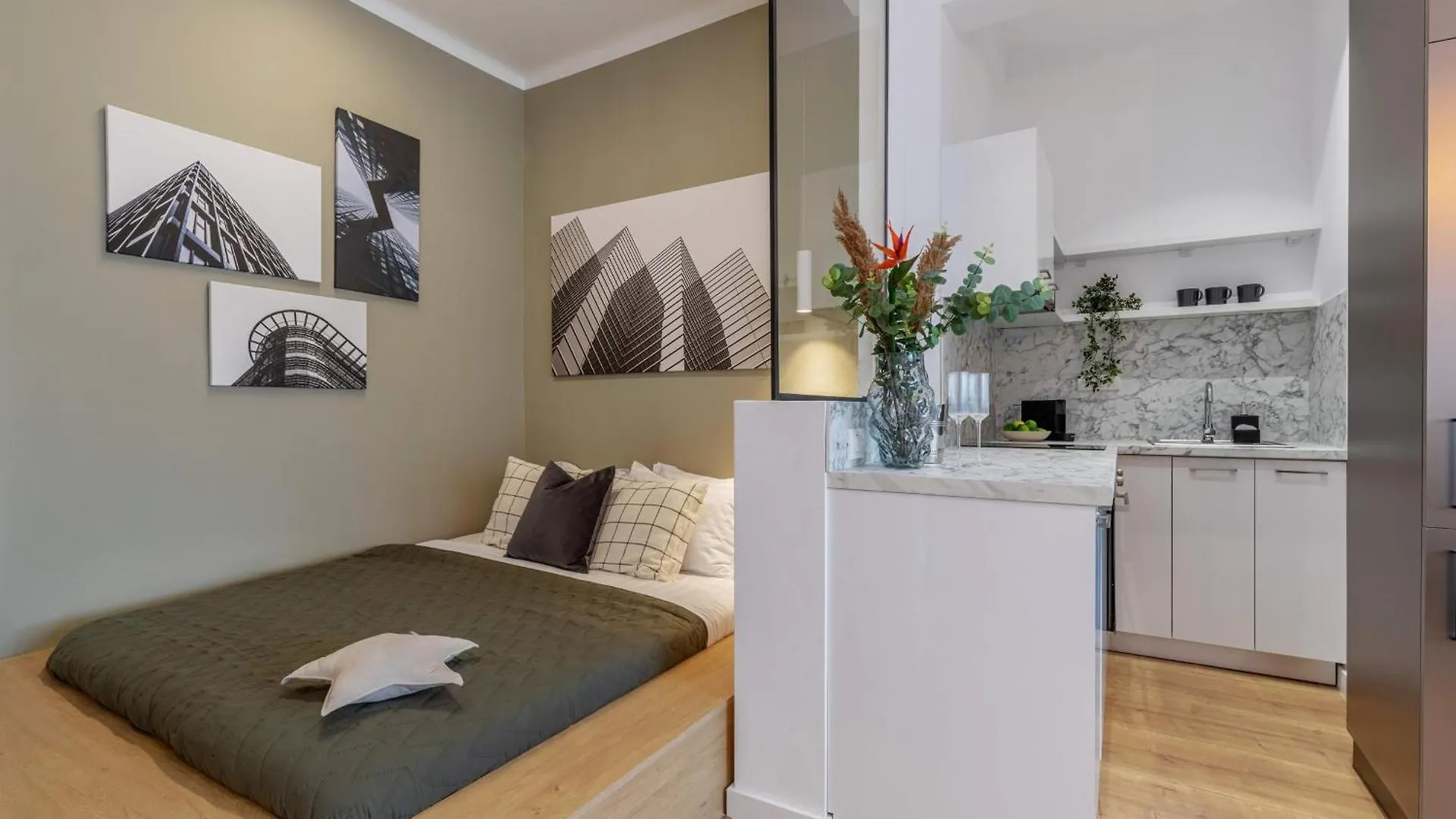 Apartment Holt - Modern Suites On Historic Calea Victoriei Bucharest Romania